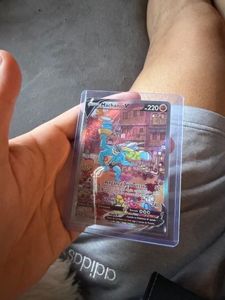 Carta Pokémon Machamp V 220 HP