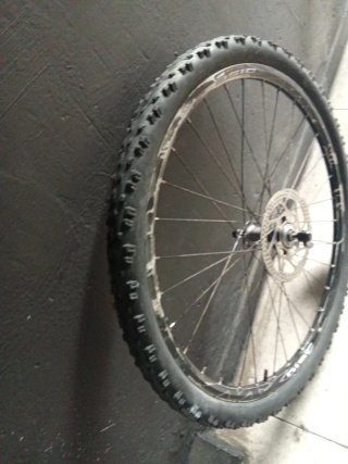 Rueda delantera bici 26 disco