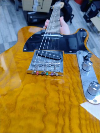 Guitarra Eléctrica Musikus Color Miel