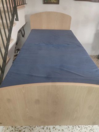 Cama geriátrica articulada