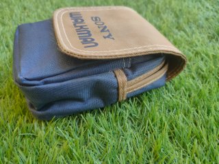 FUNDA SONY WALKMAN BEIGE AZUL VINTAGE RETRO VTG