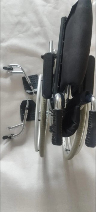 Silla de ruedas plegable