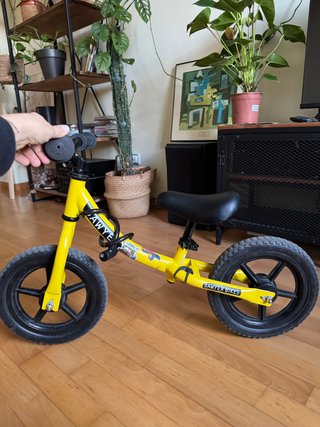 Bicicleta de equilibrio Sawyer amarilla