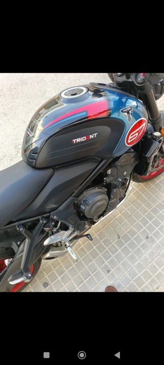 Triumph Trident 660 Triple Tribute Edition