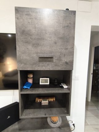 Muebles de comedor y mesa y sillas a juego.