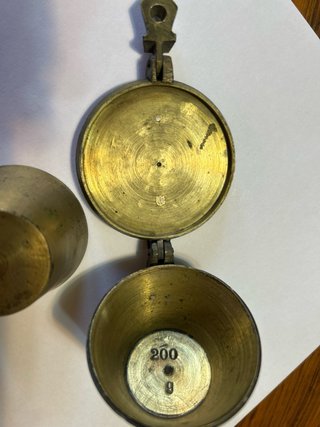 Antiguo juego de pesas métricas de precisión