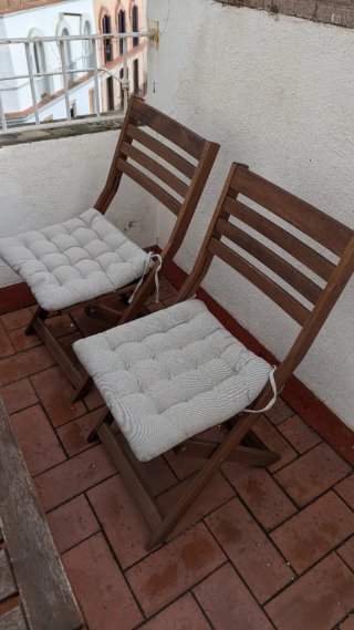 Mesa plegable IKEA + 3 sillas y cojines