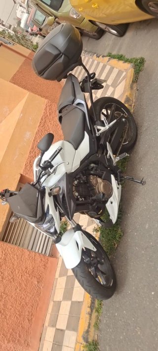 Honda CB500F Blanca y Gris