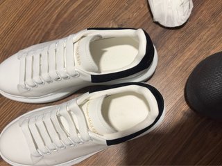 Tênis Alexander McQueen Branco e Preto
