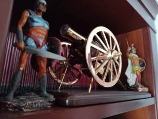 Cañón decorativo antiguo