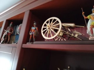 Cañón decorativo antiguo