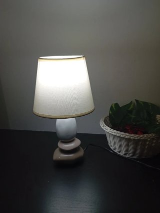 Lámpara auxiliar diseño piedras beige