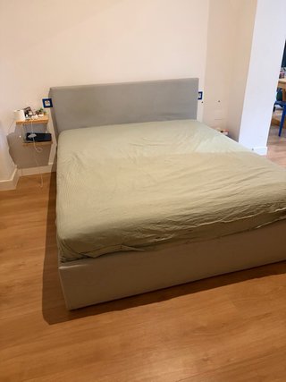 Cama doble gris Ikea