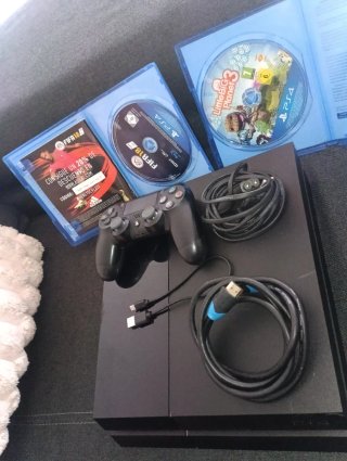 PS4 (PlayStation 4) Negra + Juegos