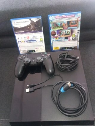 PS4 (PlayStation 4) Negra + Juegos