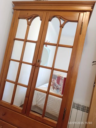 Armario provenzal madera y cristal