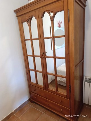 Armario provenzal madera y cristal