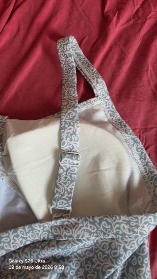 Bikini premama talla 40 i 42 con etiqetas.