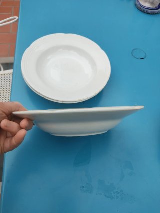 6 Platos hondos antiguos de porcelana