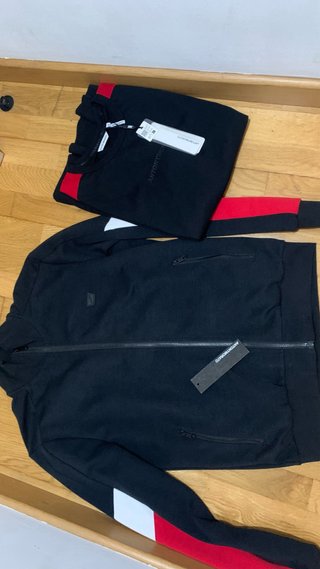 Conjunto Antony Morato Chaqueta L , camiseta M