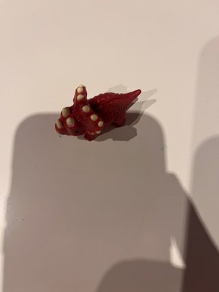 Dinosaurio rojo para colección