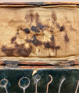 Antiguo estuche agujas de costura y encajes S.XIX