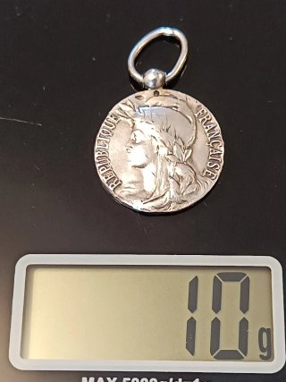 Medalla Antigua Francesa Al Trabajo