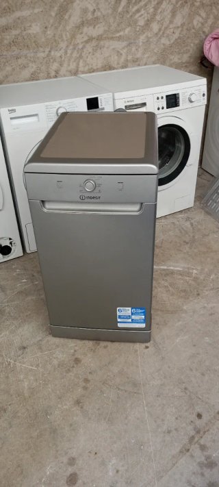 Lavavajillas Indesit plateado