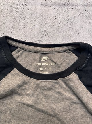 Camiseta Nike Manga Larga Gris y Negra