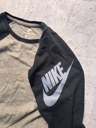Camiseta Nike Manga Larga Gris y Negra