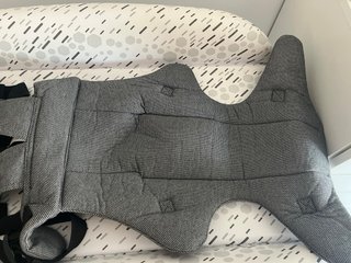 Mochila porteo bebé Jane gris