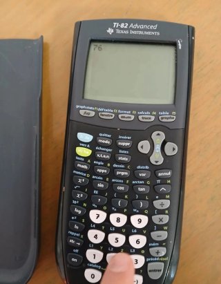 Calculadora Gráfica Texas Instruments TI-82