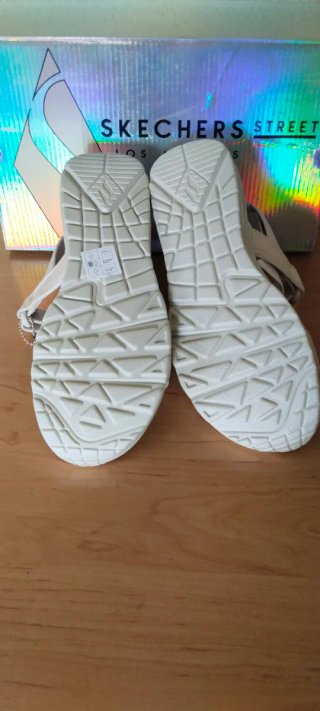Sandalias Skechers Blancas