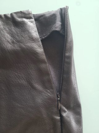 Falda efecto piel Stradivarius negra