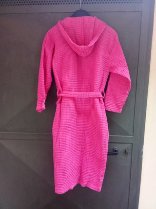 Accappatoio rosa con cappuccio
