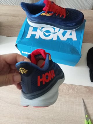Zapatillas Hoka Azul y Rojo
