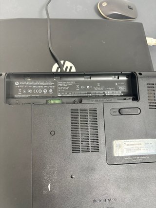 Portátil HP Negro. No tiene bateria