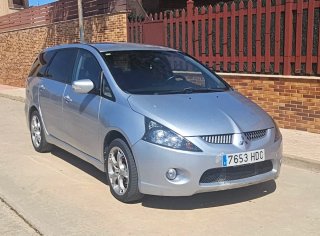 Mitsubishi Grandis 2005