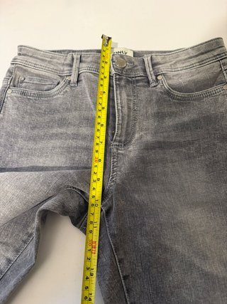 Vaqueros ONLY Slim Gris Desgastado Talla S