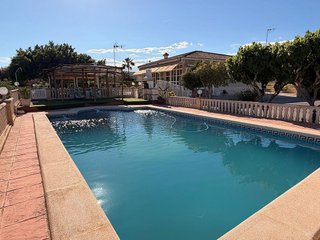 Chalet en venta en Jubalcoi en Elche