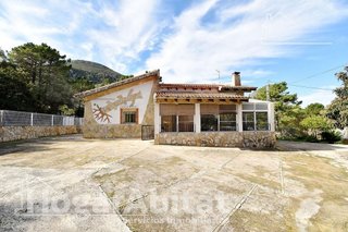 Chalet en venta en Simat de la Valldigna