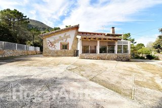 Chalet en venta en Simat de la Valldigna