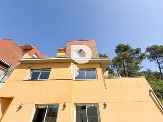 Chalet en venta en Vallirana