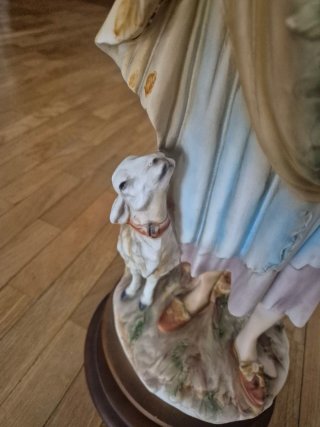 Figura Porcelana Vintage Pastora con Cordero