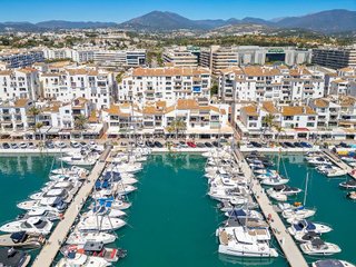 Piso en venta en Puerto Banús en Marbella