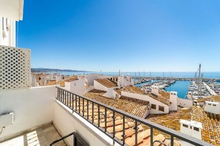 Piso en venta en Puerto Banús en Marbella