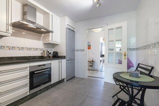 Piso en venta en Los Naranjos - Las Brisas en Marbella