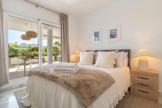 Piso en venta en Los Naranjos - Las Brisas en Marbella