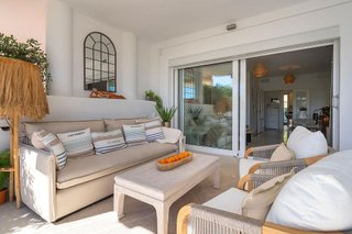 Piso en venta en Los Naranjos - Las Brisas en Marbella