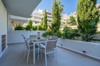 Piso en venta en Los Naranjos - Las Brisas en Marbella